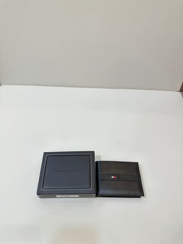 محفظه رجاليه تومي