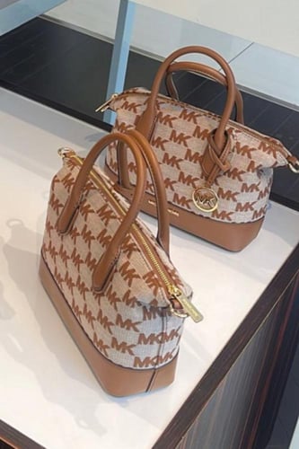 شنطه مايكل كورس