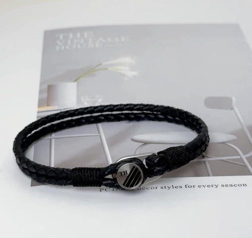 بوكس ساعه مع اسوره تومي هيلفجر