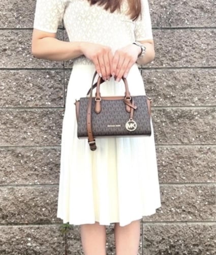 شنطه مايكل كورس