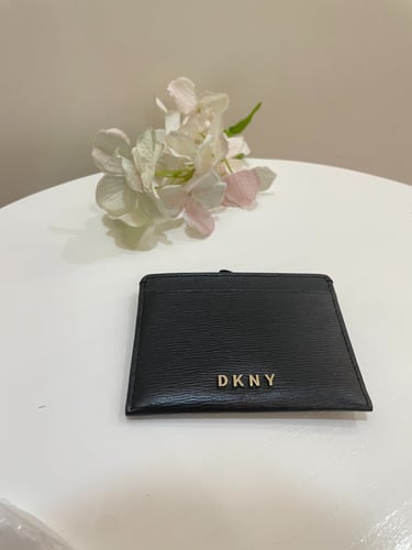 حامل بطاقات Dkny