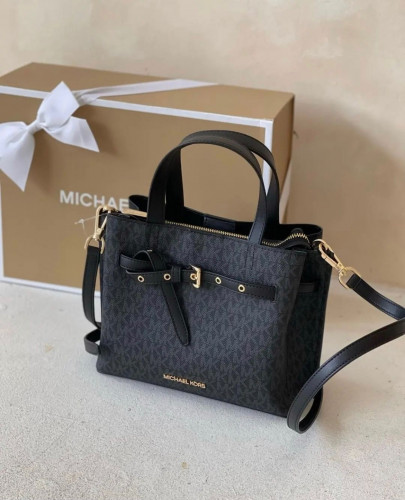 شنطه مايكل كورس