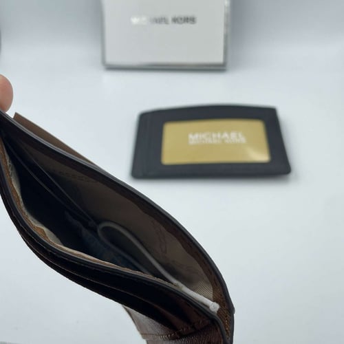 حامل بطاقات مايكل كروس