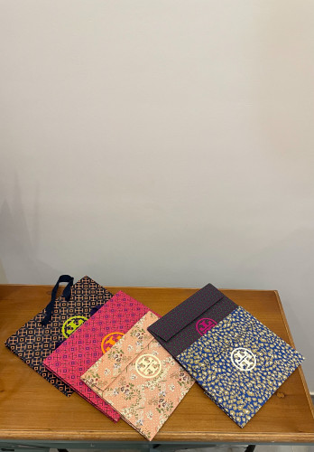 كيس ماركه tory burch / / لايباع لوحده