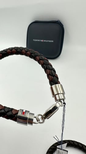 اسوره تومي هيلفجر