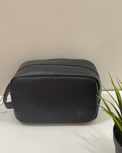 شنطه رجالي كالفن كلاين