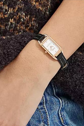 ساعه كوتش اسود