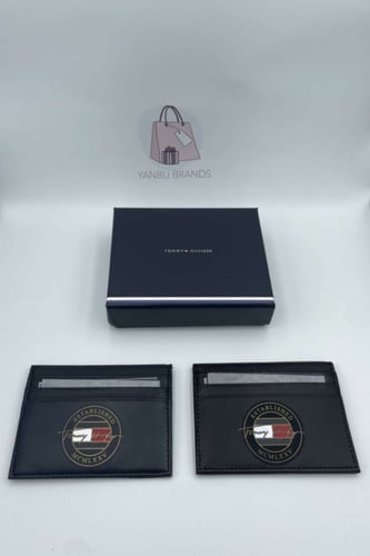 حامل بطاقات تومي هيلفجر