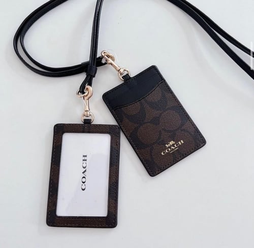 حامل بطاقات كوتش