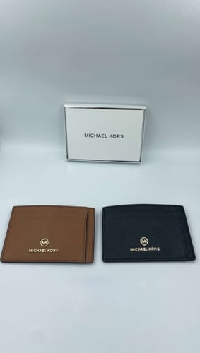 حامل بطاقات مايكل كروس