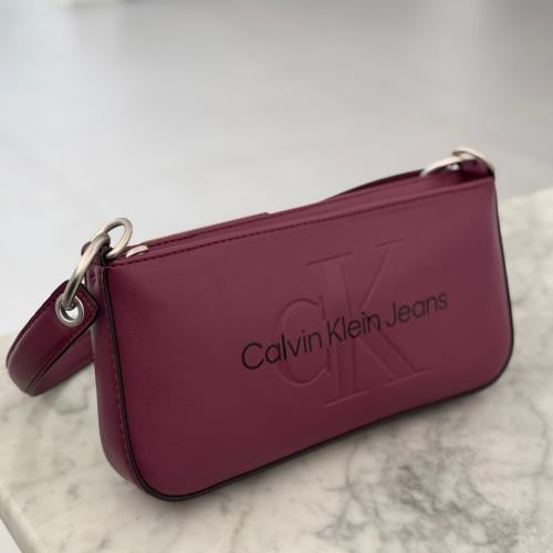 شنطه كالفن كلاين