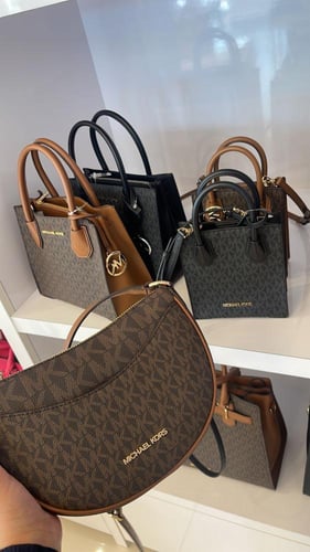 شنطه مايكل كورس