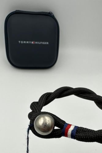 اسوره تومي هيلفجر اسود