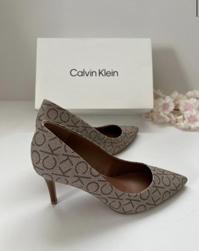 شوز كالفن كلاين