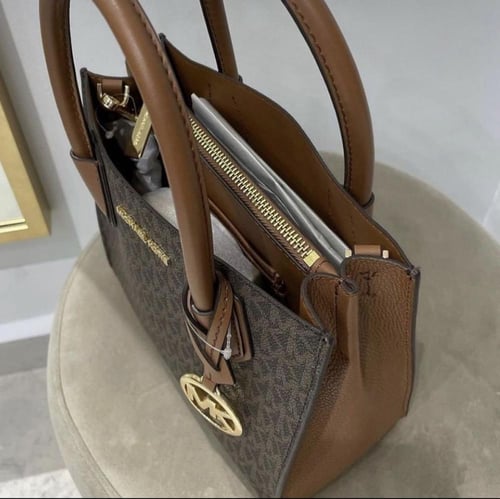 شنطه مايكل كورس بني