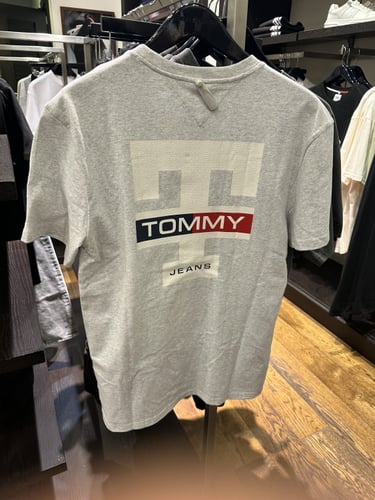 تيشيرت تومي size S