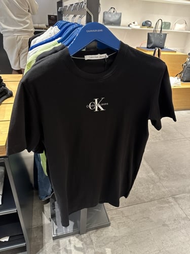 تيشيرت كالفن sizeM