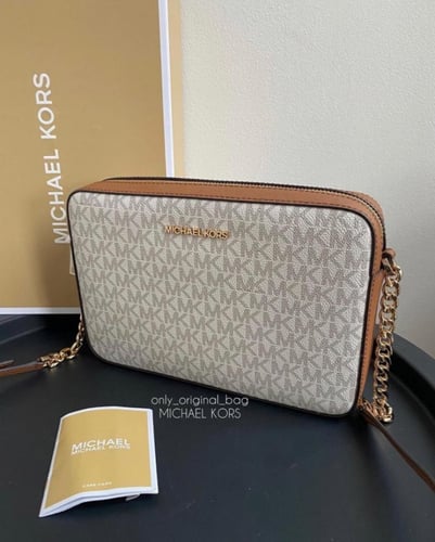 شنطه مايكل كورس