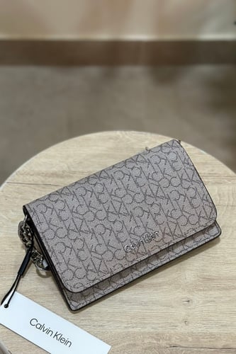 شنطه كالفن كلاين