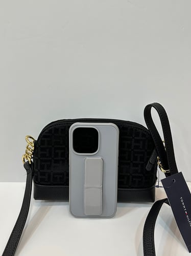 شنطه تومي اسود