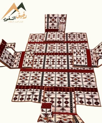 جلسة 4 اشخاص مع شنطة