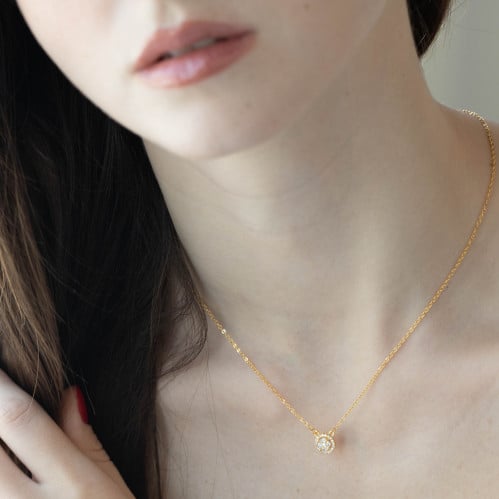 قلادة نون ذهبي