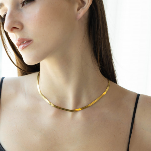 قلادة مطلية بالذهب