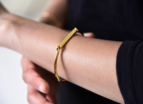 اسوارة تارا | مطلية بالذهب الكتابة مجانا