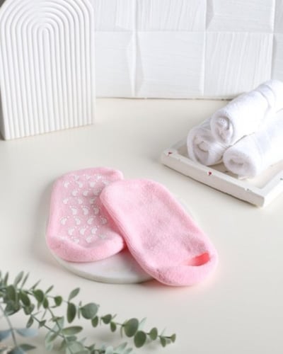 جوارب السيليكون لنعومة القدمين