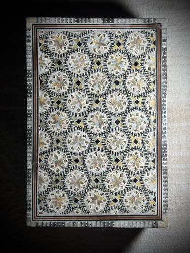 Natural shell box (Black - Jumbo)