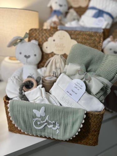 هدايا مواليد مع ميدالية المصاصة