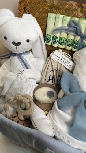 هدايا مواليد مع ميدالية المصاصة