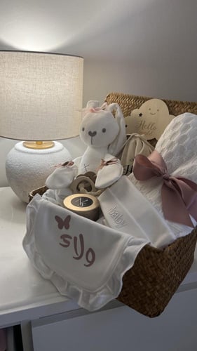 هدايا مواليد مع ميدالية المصاصة