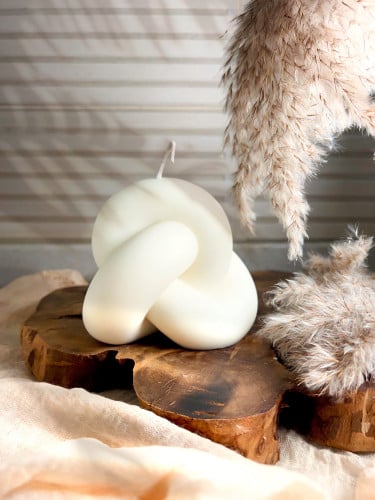 شمعة العقدة كبيرة