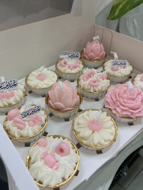 مجموعة كب كيك زهري