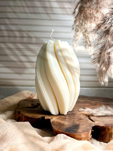 شمعة الولاء كبيرة