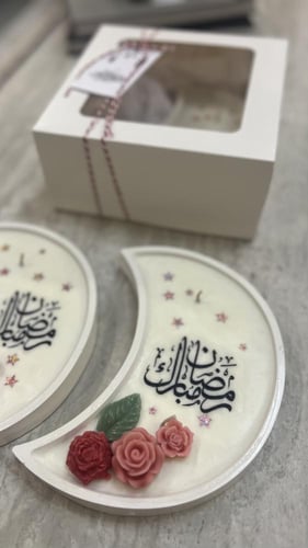 شمعة الهلال مع بوكس