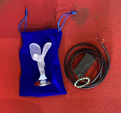 علامة رولز رويس زجاج مضيئة