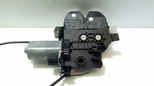 قفل شنطة مرسيدس 221 رقم 2217500085