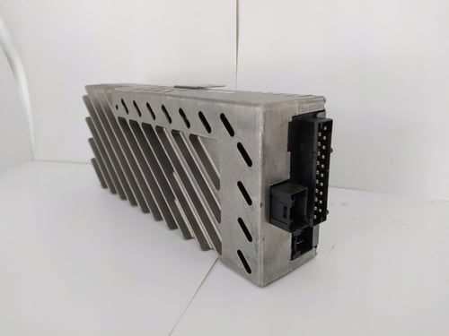 مضخم صوت بي ام دبليو BMW مستعمل 6815969