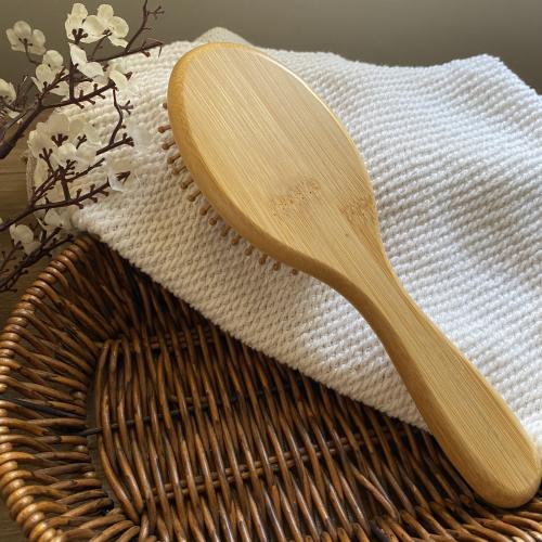 مشط شعر خشبي