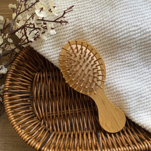 مشط شعر بأسنان