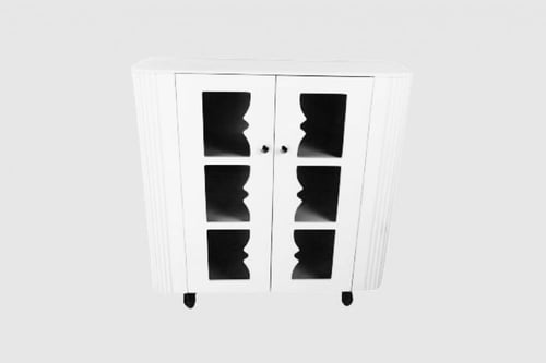 دولاب متعدد الاستخدام