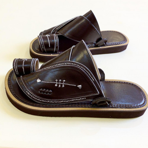 حذاء رجالي شرقي بني غامق