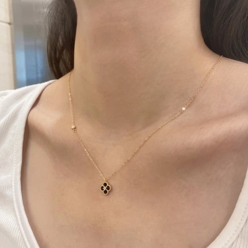 قلادة وردة كلوفر روزي بأحجار الCZ