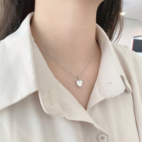 قلادة تحبني من احجار الـCZ والفضة المطلية بالروديو...