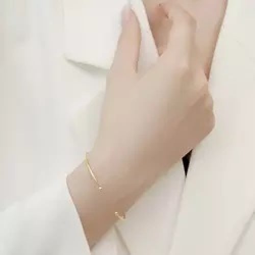 إسوارة لونا من الفضة المطلية بالذهب