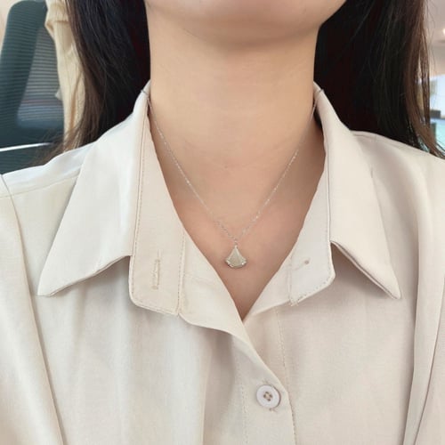 قلادة دريم من الفضة المطلية بالروديوم