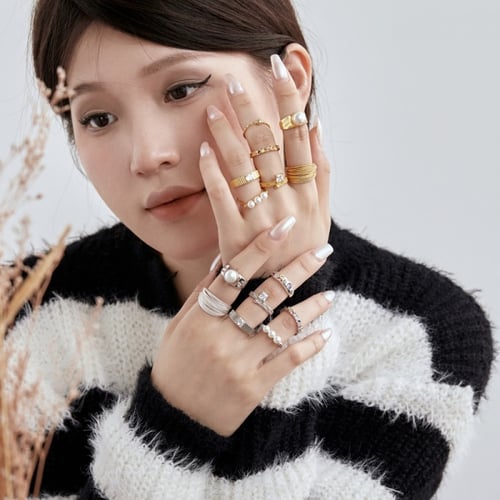 خاتم سطح القمر من احجار الـCZ والفضة المطلية بالرو...