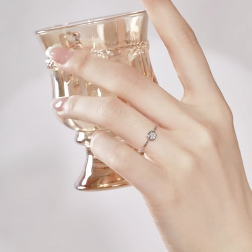 خاتم لوتس من احجار الـCZ والفضة